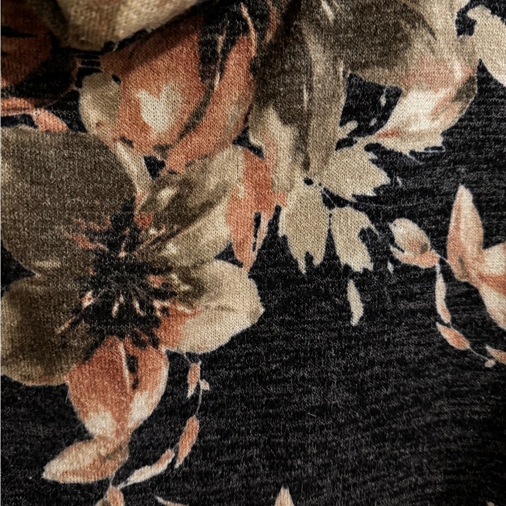 143 Story Cowl Neck Sweater Oversized Stretchy Gray Floral Plus 3X - Picture 5 of 9